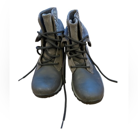 Columbia Women’s- Cityside Fold Waterproof BL1672089 Graphite-Grey Size: 8 - Picture 4 of 12